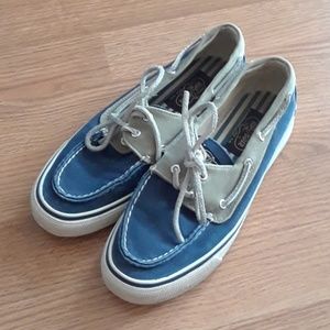 Sperry Topsider boat shoes, 6.5